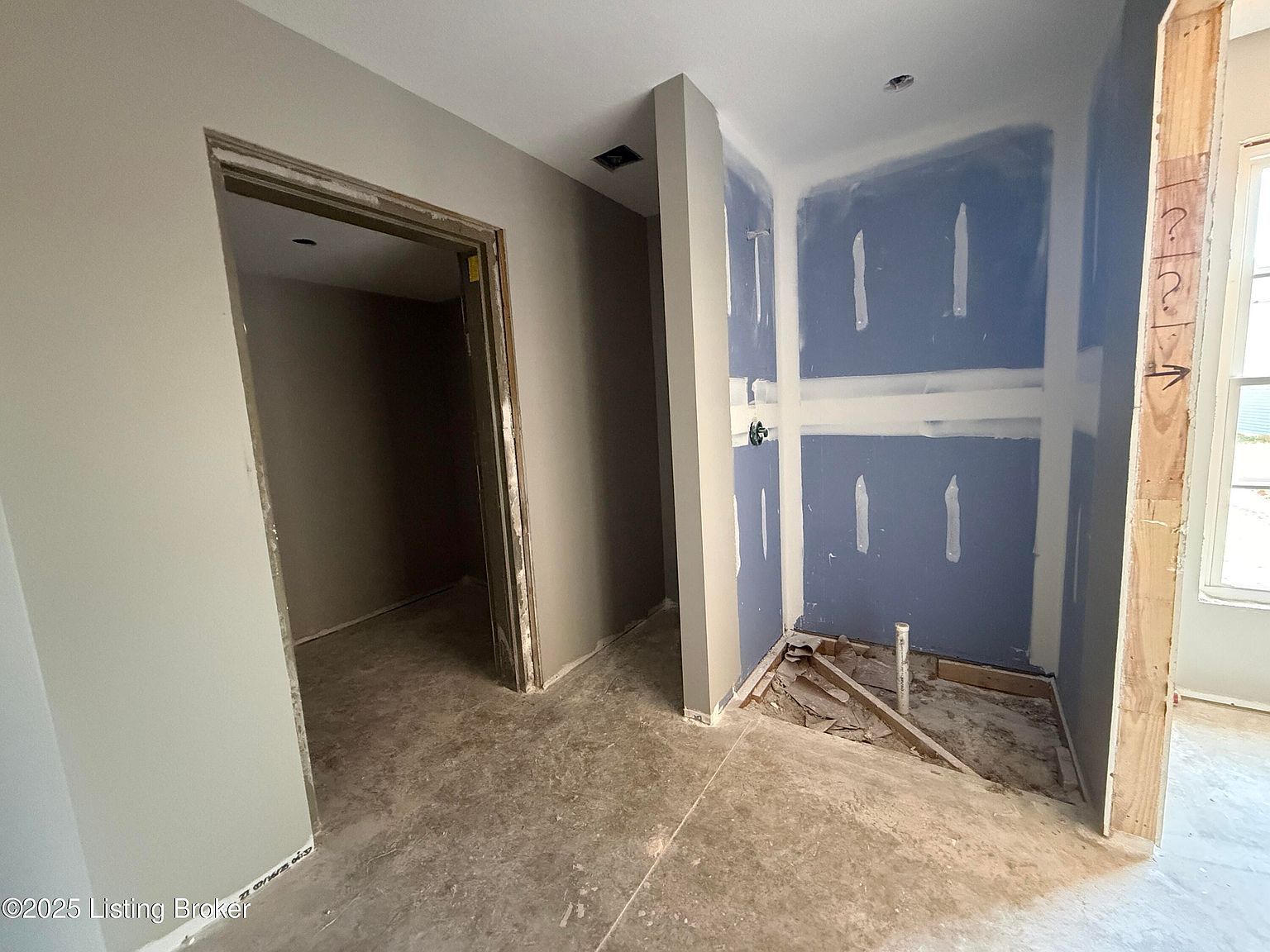 15 Paislynne Ct Brandenburg, KY 40108  | Single Family