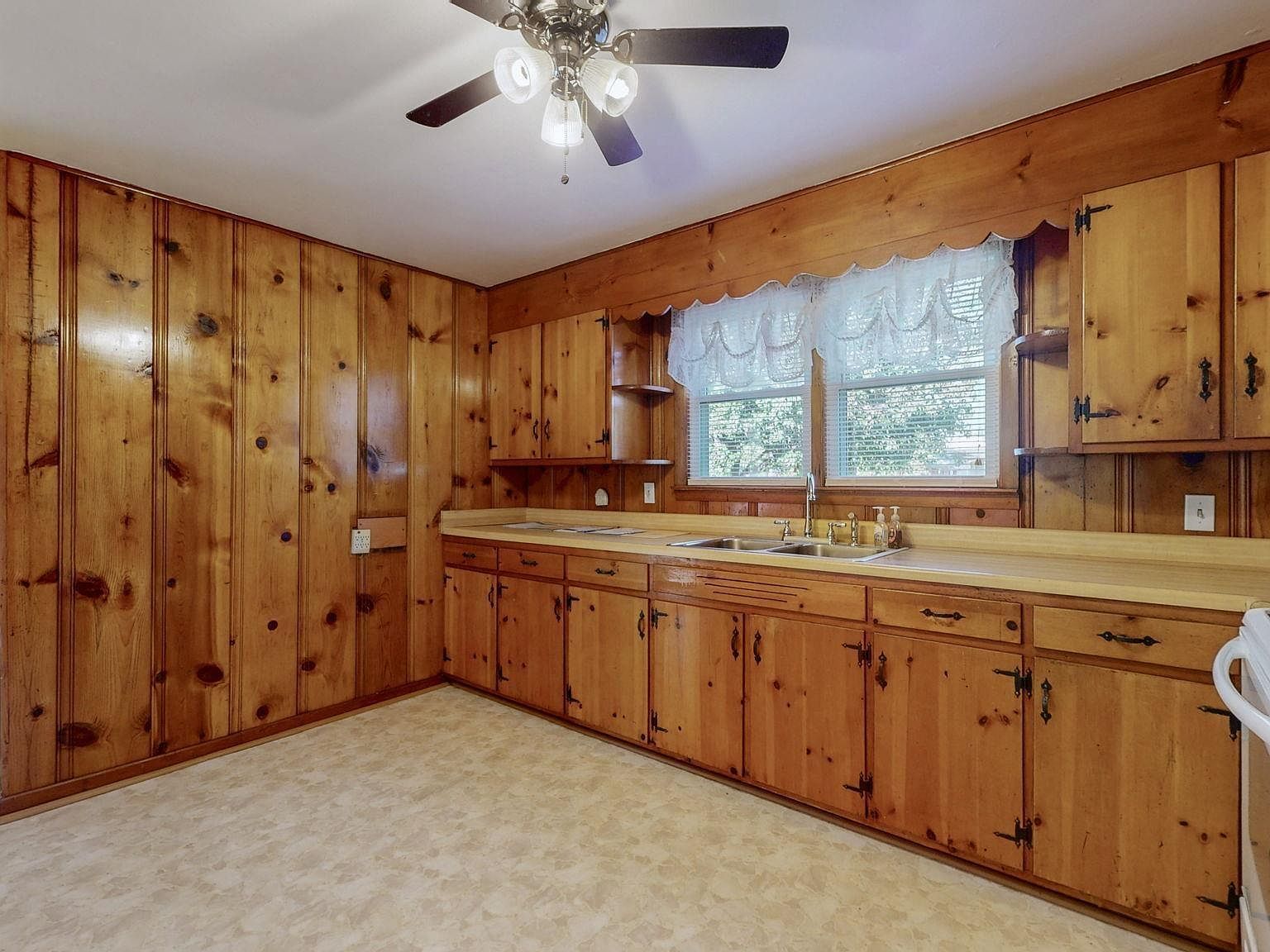 209 Knob St Eddyville, KY 42038 | Single Family