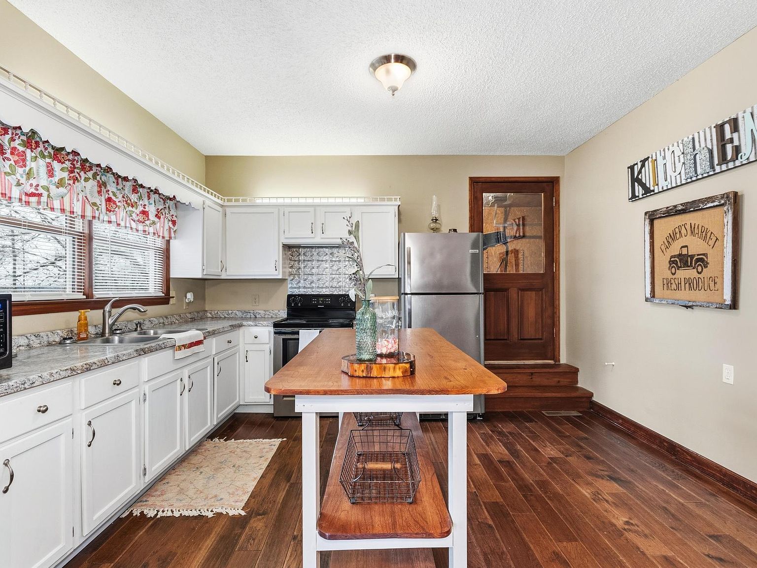 164 Red Water Dr New Concord, KY 42076  | Single Family