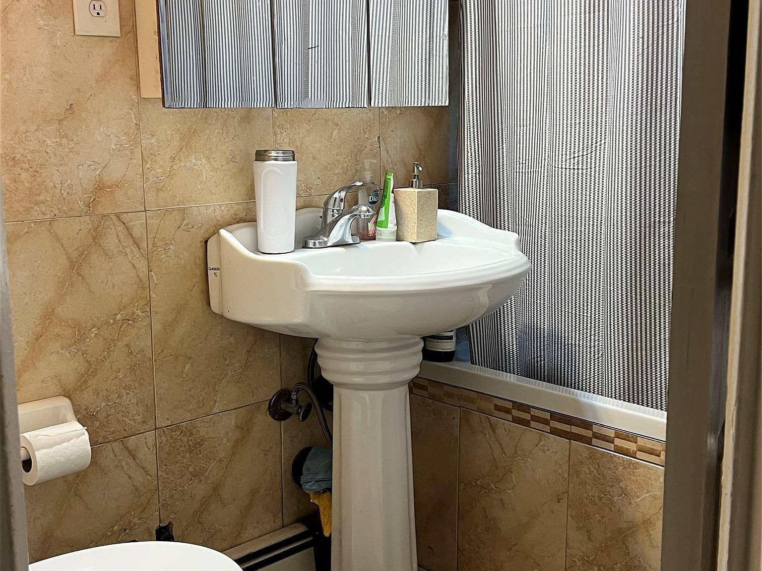 1461 E 233rd St Bronx, NY 10466  | Multi Family