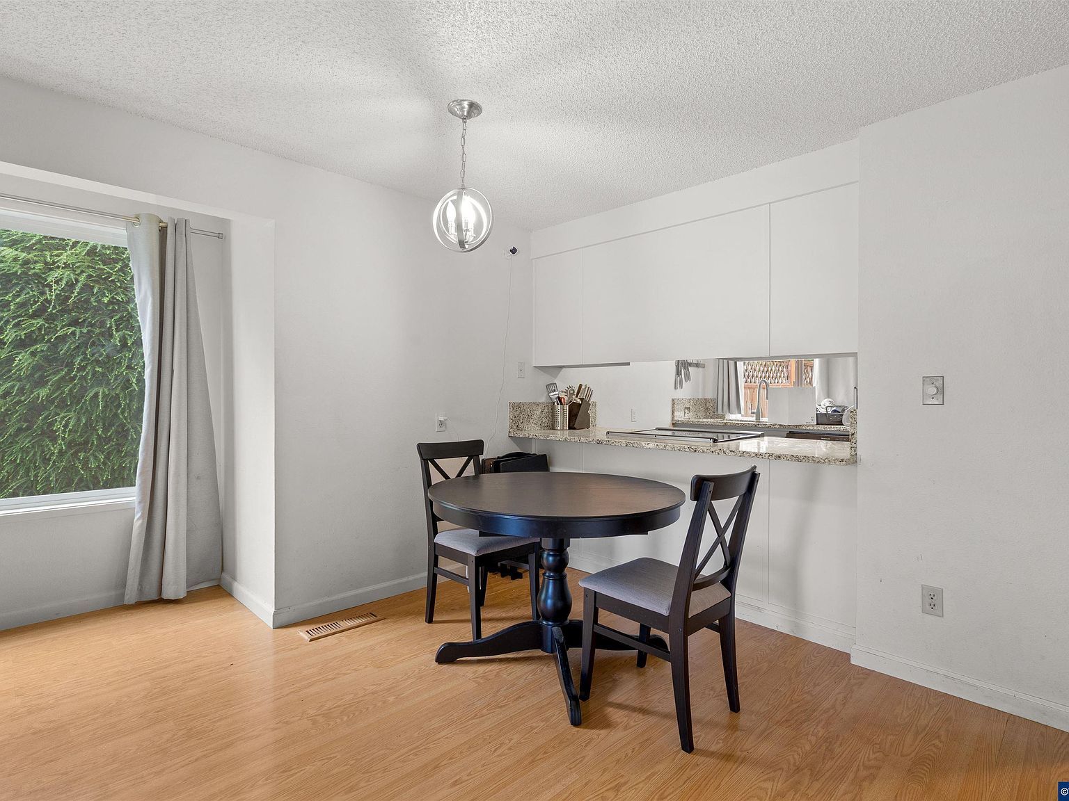 1450 SW Bridlewood Dr APT 1 Dallas, OR 97338  | Condominium