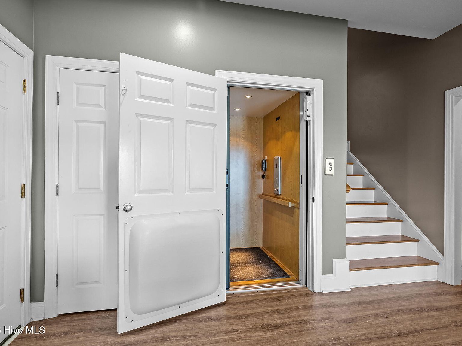 1608 Ocean Dr Emerald Isle, NC 28594  | Single Family