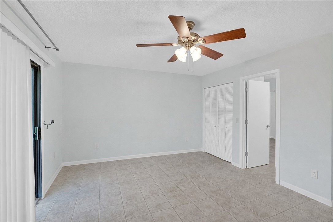 1939 77th Dr #2B Vero Beach, FL 32966  | Condominium