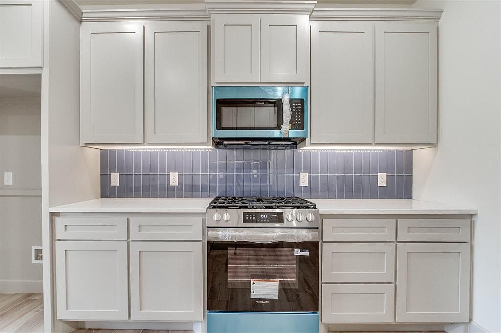 11617 SW 14th St Yukon, OK 73099  | Single Family