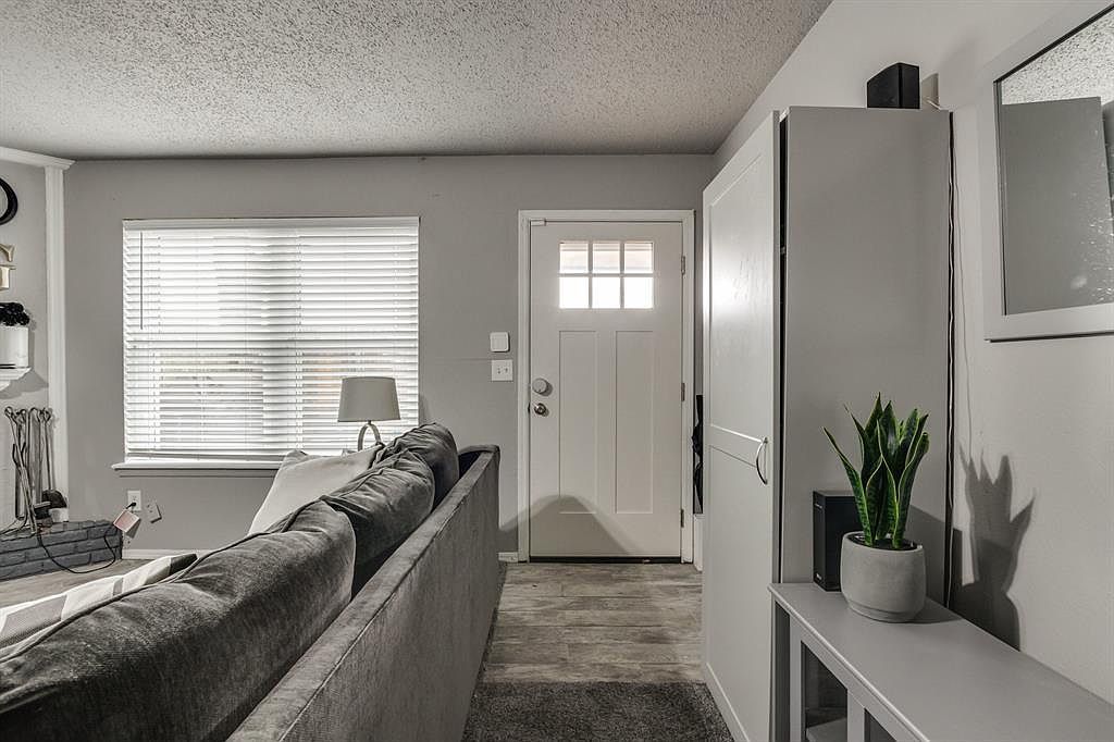 6736 N Meridian Ave Oklahoma City, OK 73116  | Condominium