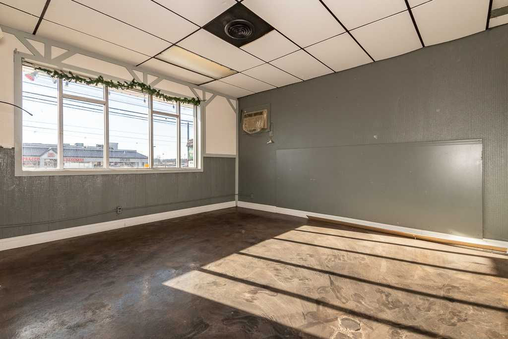 34659 Vine Street, Eastlake, OH, USA, 44095 - Thumbnail 4