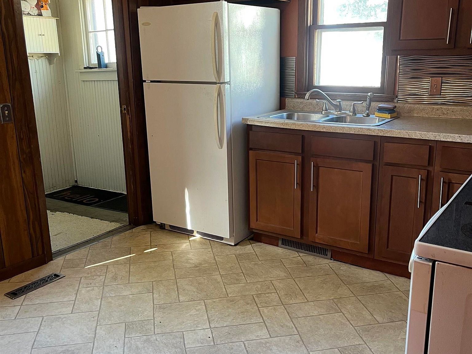 309 S Dakota Ave Irene, SD 57037  | Single Family