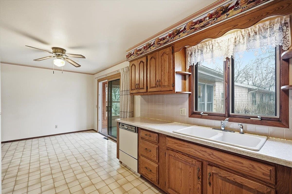 5005 Highland Dr Mc Farland, WI 53558 | Single Family