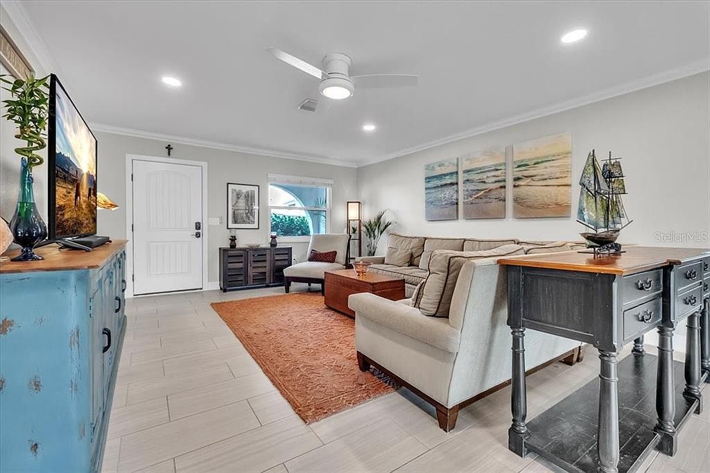 904 Inlet Cir Venice, FL 34285  | Single Family