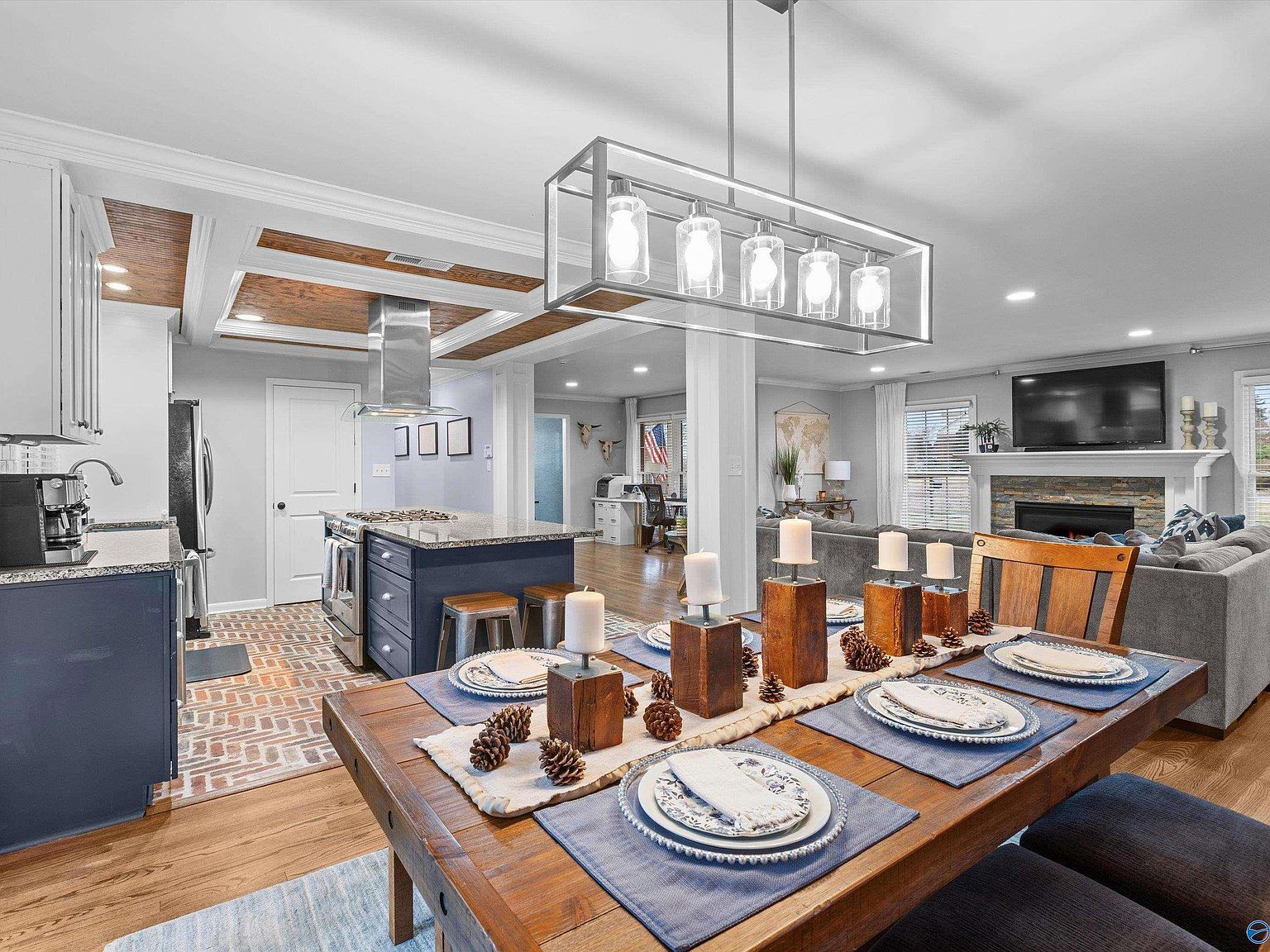 124 Robin Ln SE Huntsville, AL 35802  | Single Family