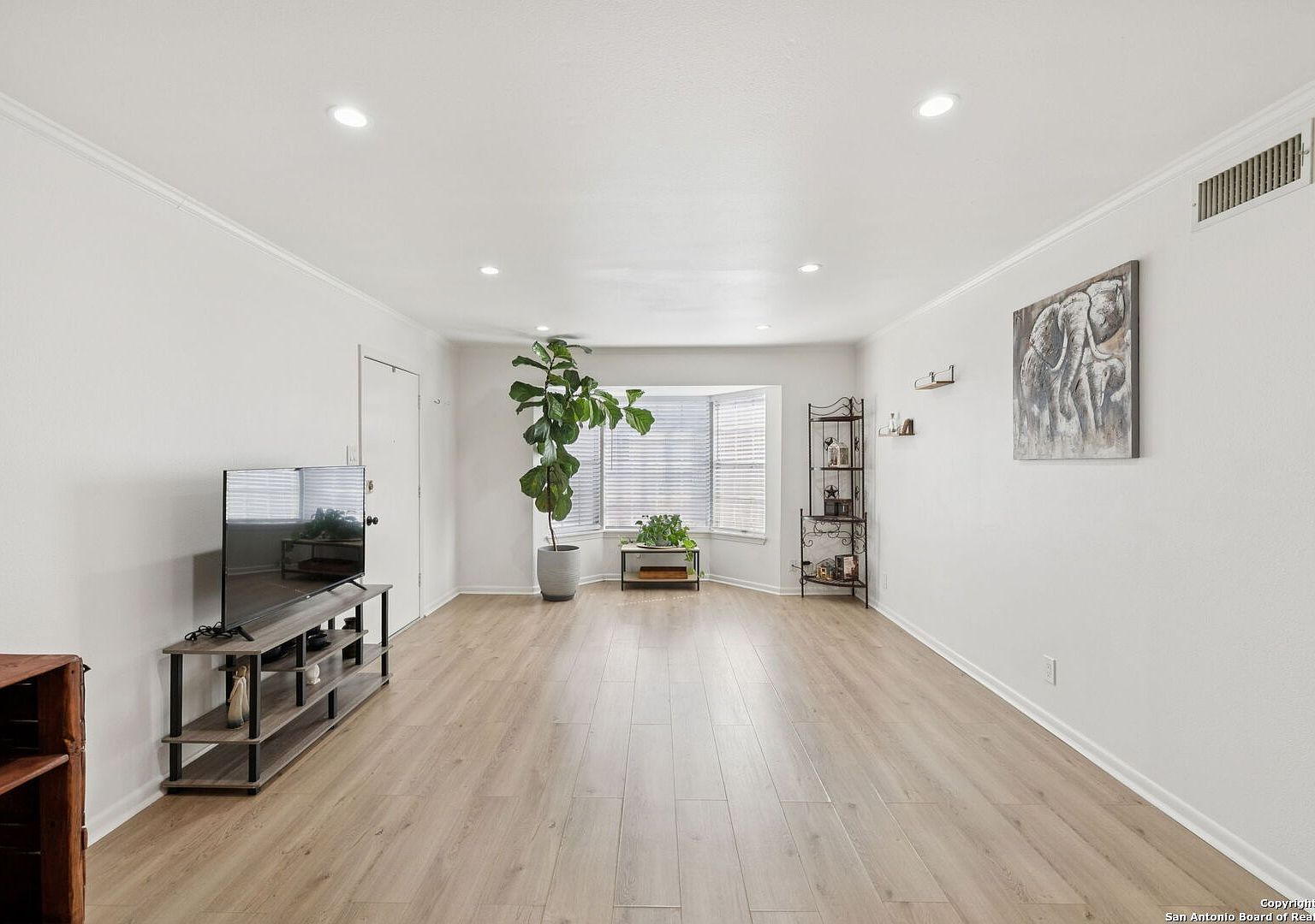 102 Ruelle Ln #220-B San Antonio, TX 78209  | Condominium