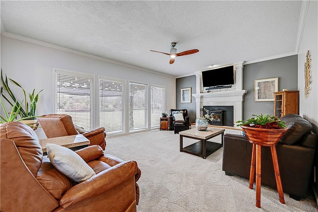 9842 Pin Oak Cir De Soto, KS 66018 | Single Family