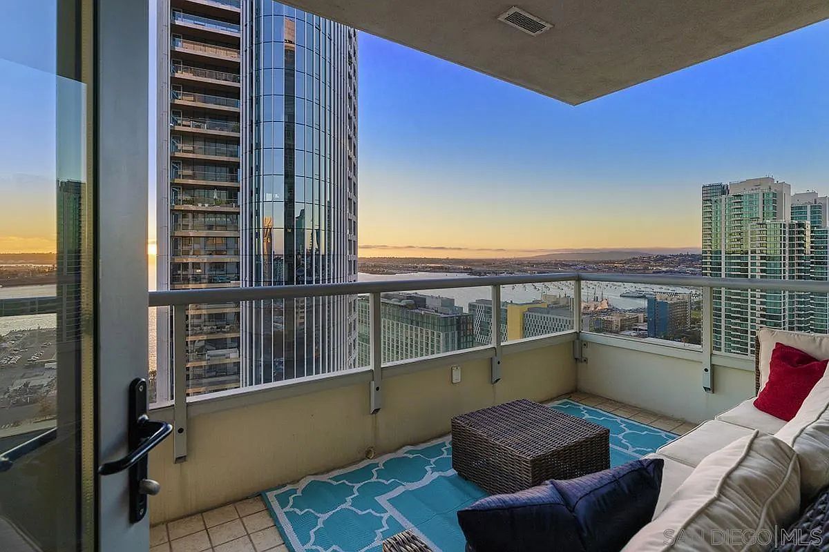 700 W E St UNIT 2802 San Diego, CA 92101 | Condominium