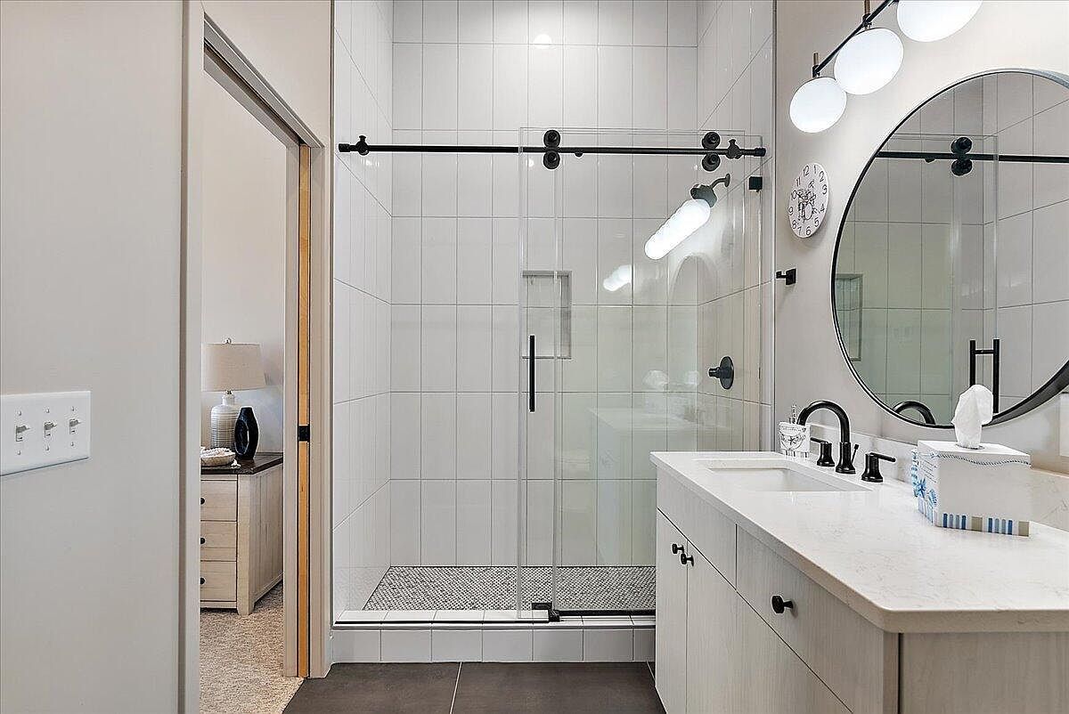 220 King St #10 Lowell, MI 49331 | Condominium