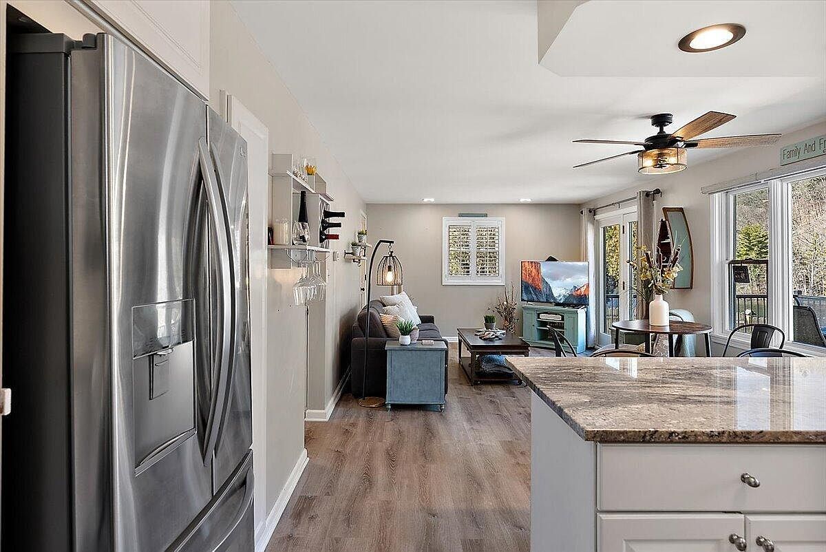 6185 E Dave St Newaygo, MI 49337 | Single Family