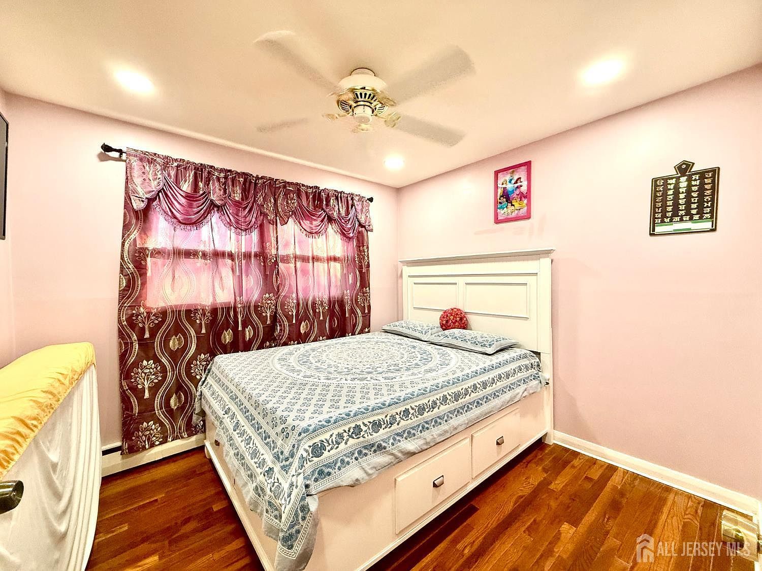 208 Julius St Iselin, NJ 08830  | Single Family