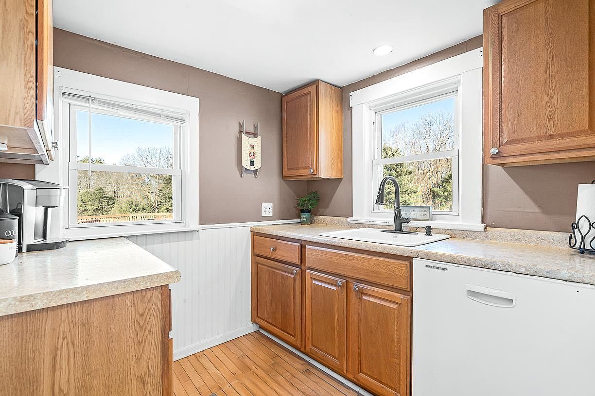 294 Corning Rd Manchester, NH 03109  | Single Family