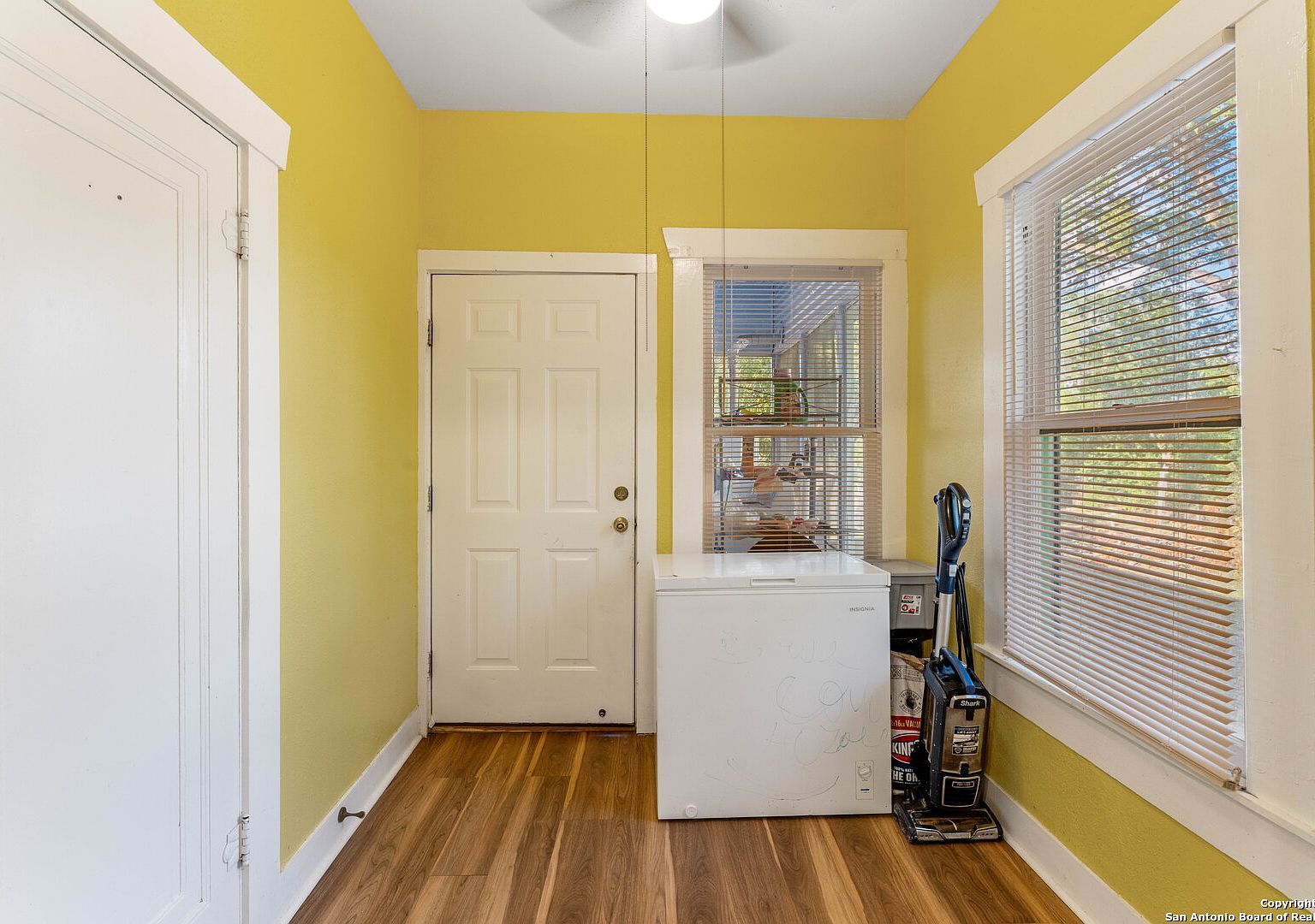 1427 E Pyron Ave San Antonio, TX 78214  | Single Family