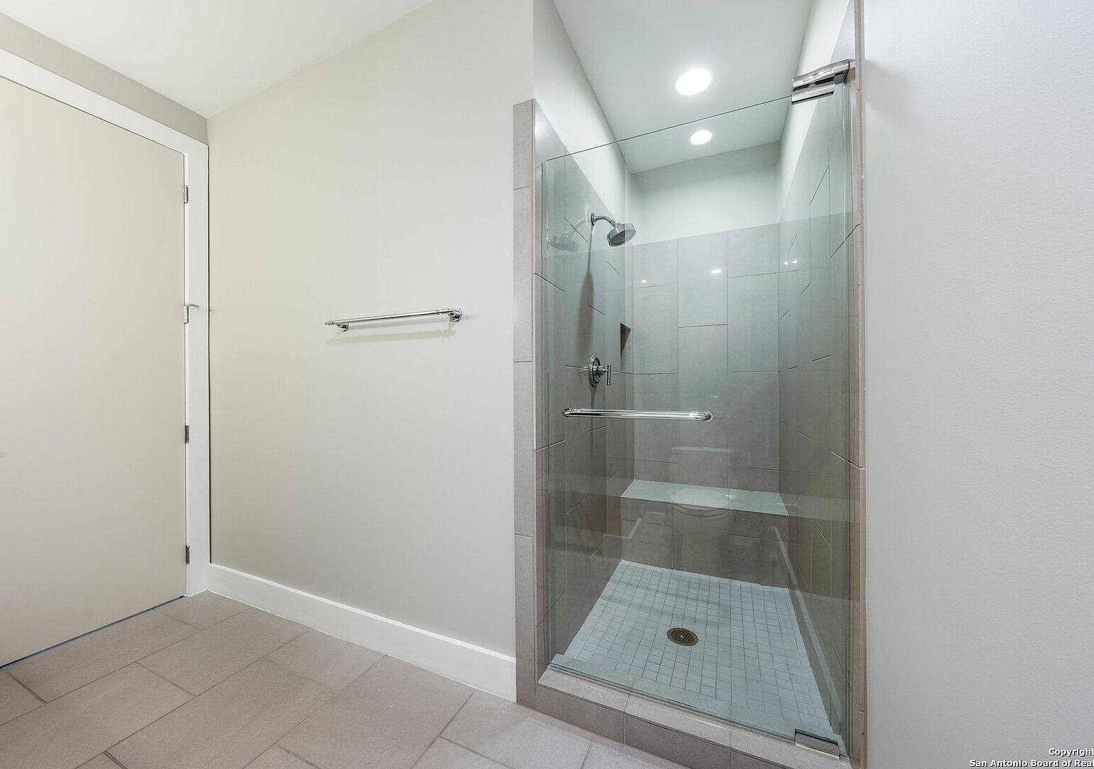 610 E Market St UNIT 2715 San Antonio, TX 78205 | Condominium