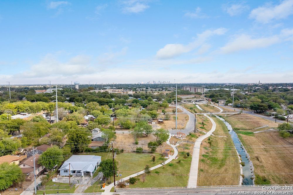 332 N San Ignacio Ave #A San Antonio, TX 78237  | Land/Lot