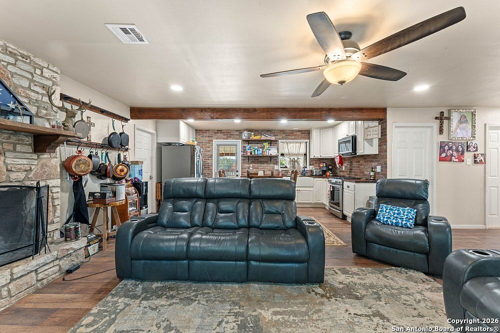 277 W Bear Springs Rd Pipe Creek, TX 78063  | Single Family