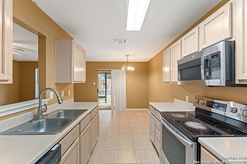 6114 Celtic San Antonio, TX 78240  | Single Family