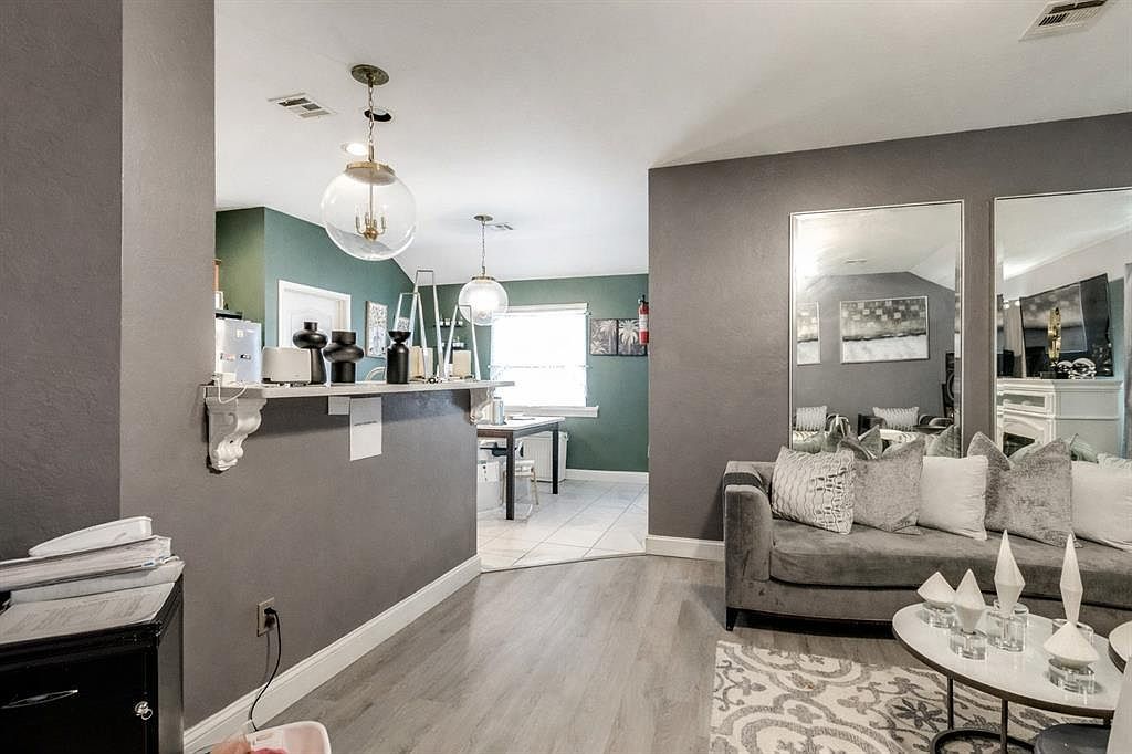 8516 SW 47th Cir Oklahoma City, OK 73179  | Single Family