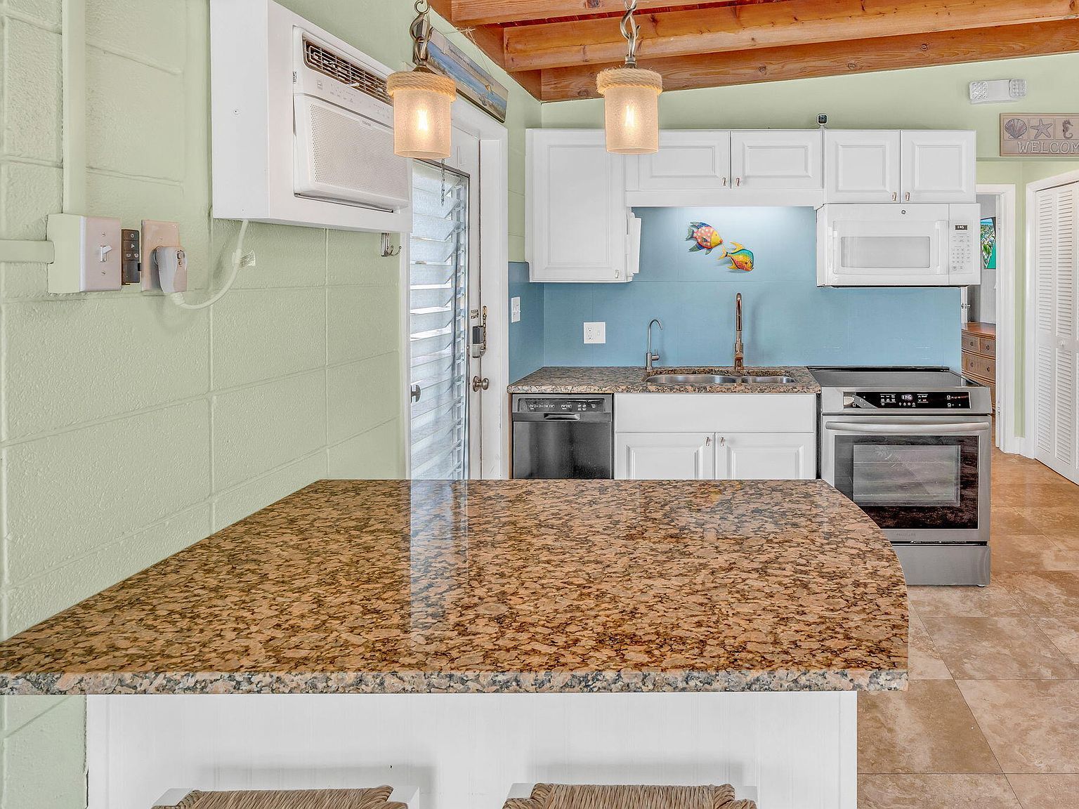 471 9th St Key Colony Beach, FL 33051 | Single Family