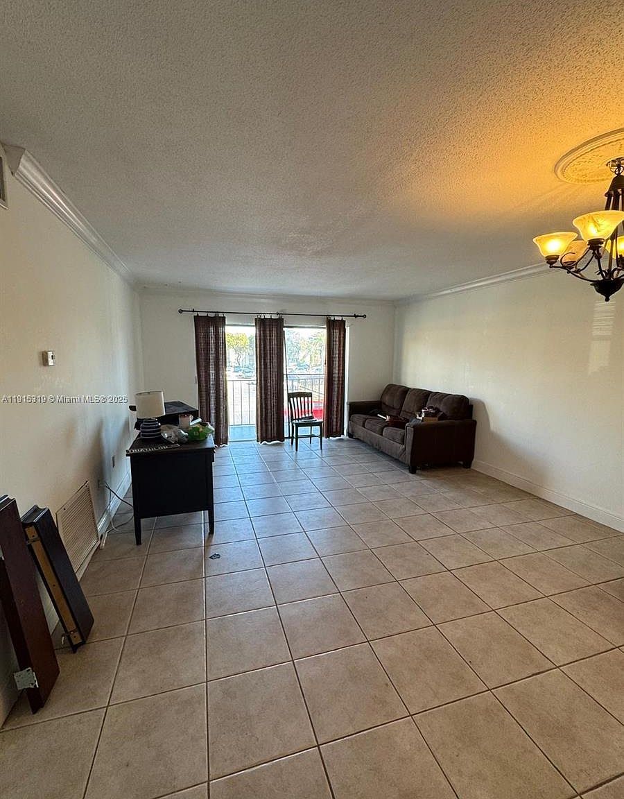 10431 N Kendall Dr APT D204 Miami, FL 33176 | Condominium