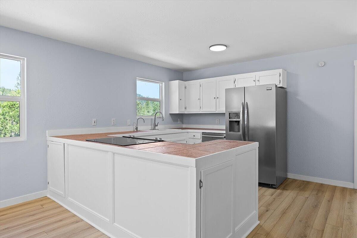 2016 Sykes Creek Rd Rogue River, OR 97537  | Single Family