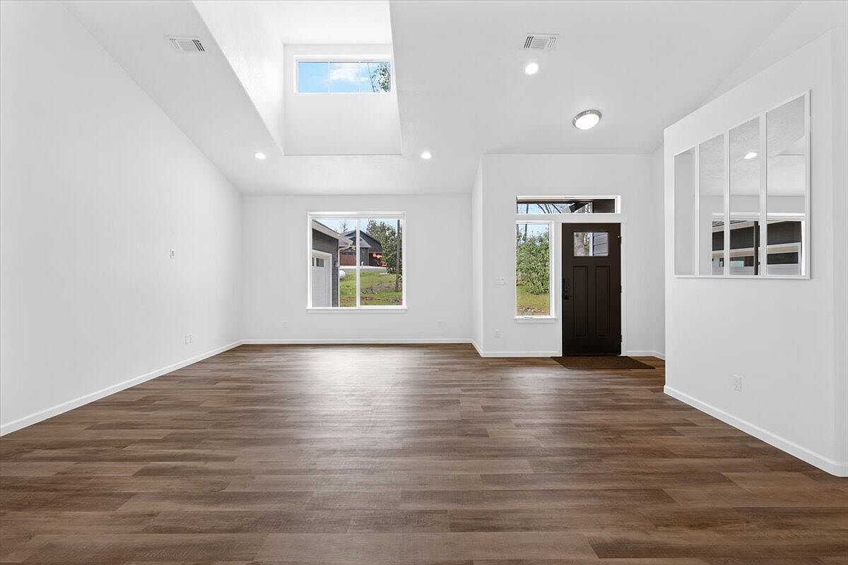 1266 Ellison Loop Merlin, OR 97532  | Single Family