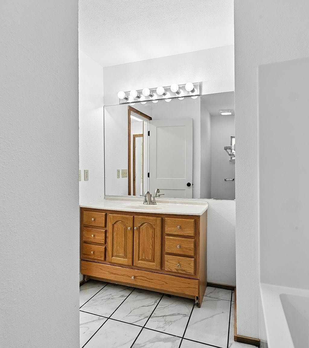 427 W 7th St Newport, WA 99156  | Single Family