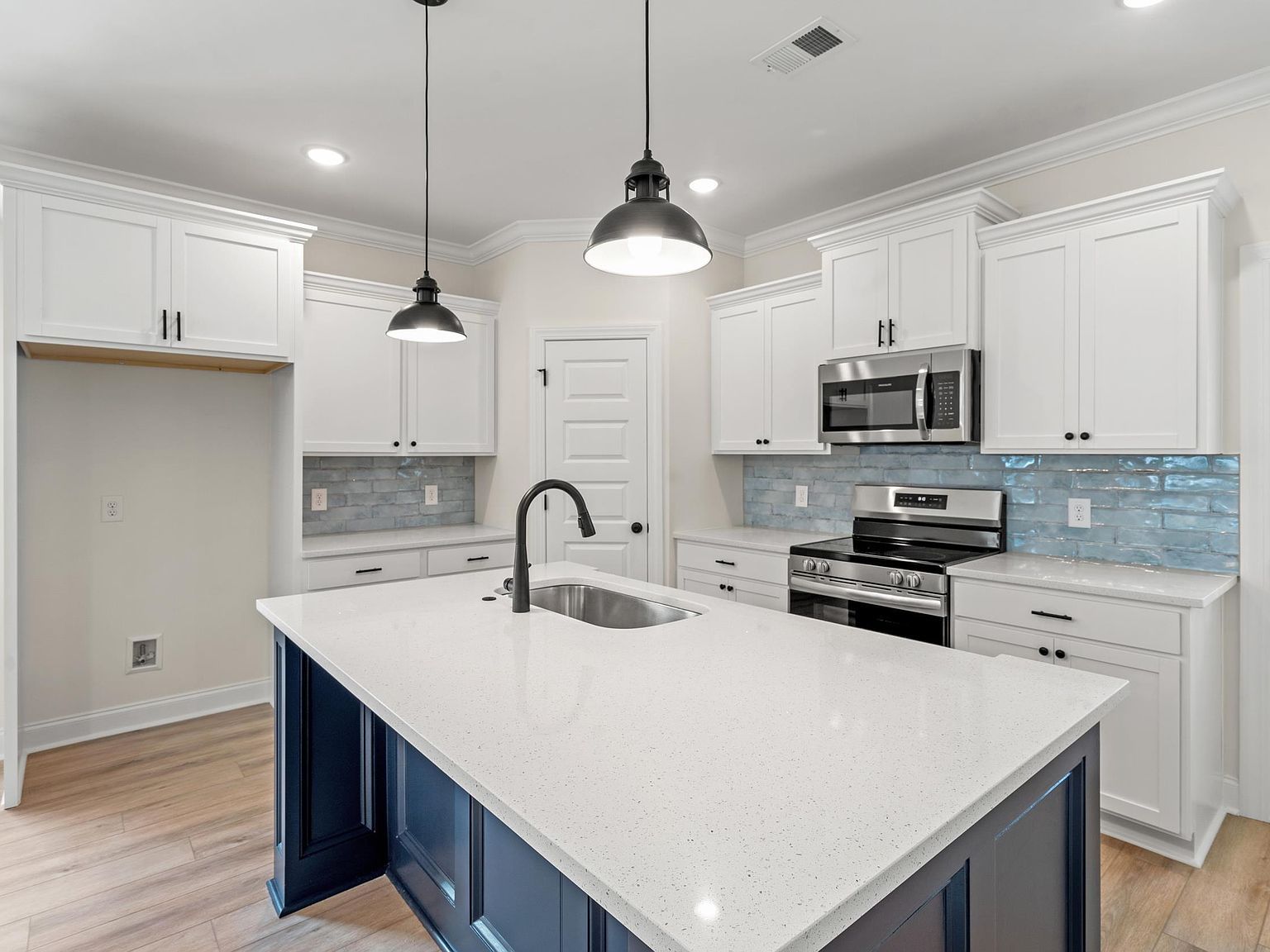 1712 26th Ave N North Myrtle Beach, SC 29582 | Single Family