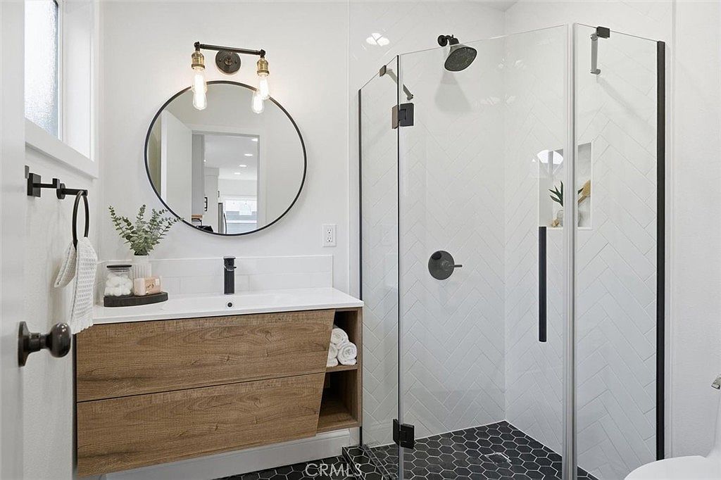 1600 Spreckels Ln Redondo Beach, CA 90278  | Single Family