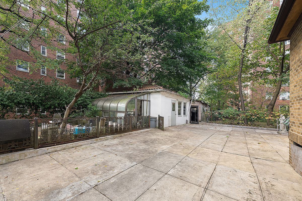 3850 Cannon Pl Bronx, NY 10463  | Multi Family