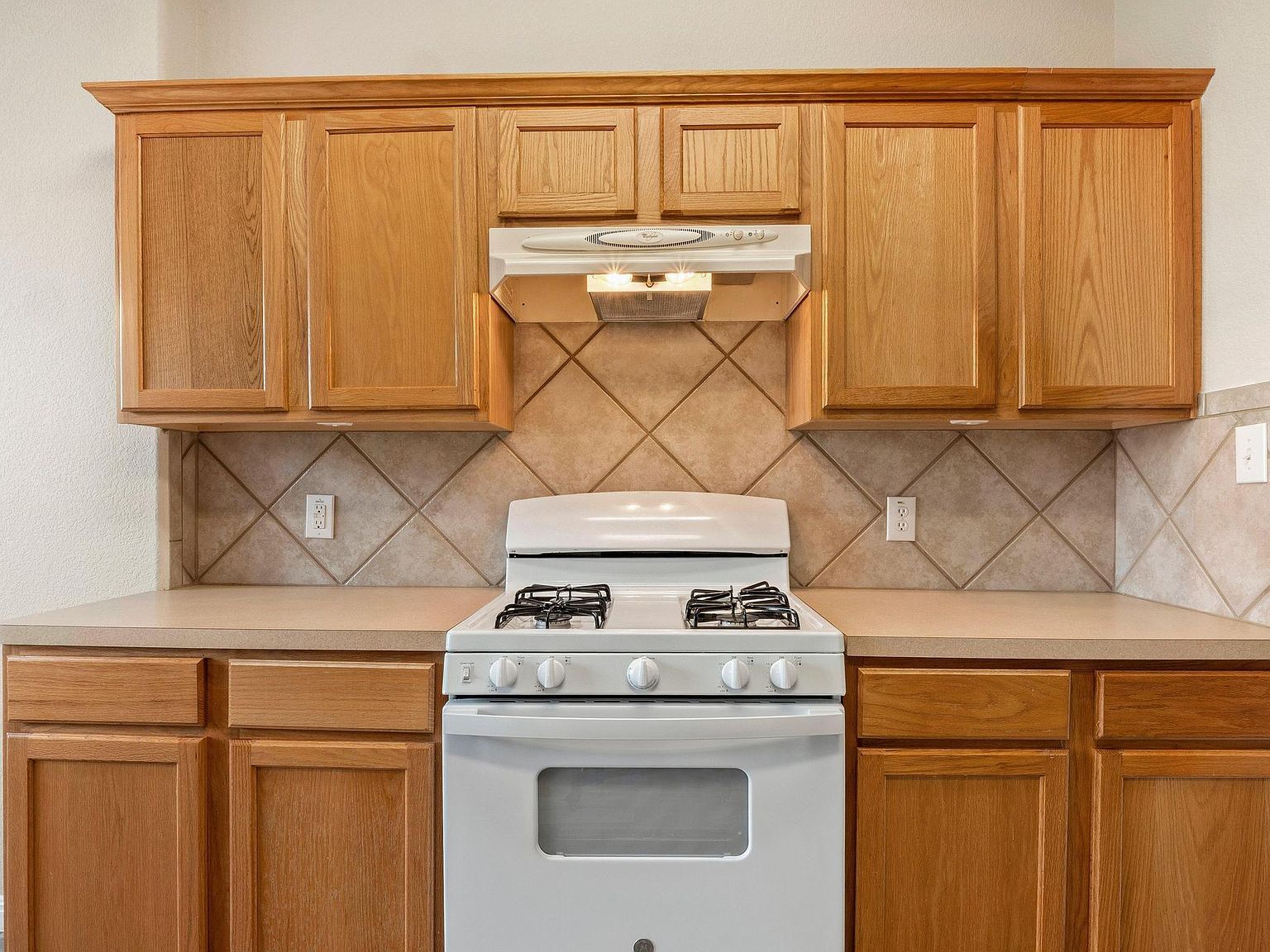 144 Oxford Dr Kyle, TX 78640  | Single Family