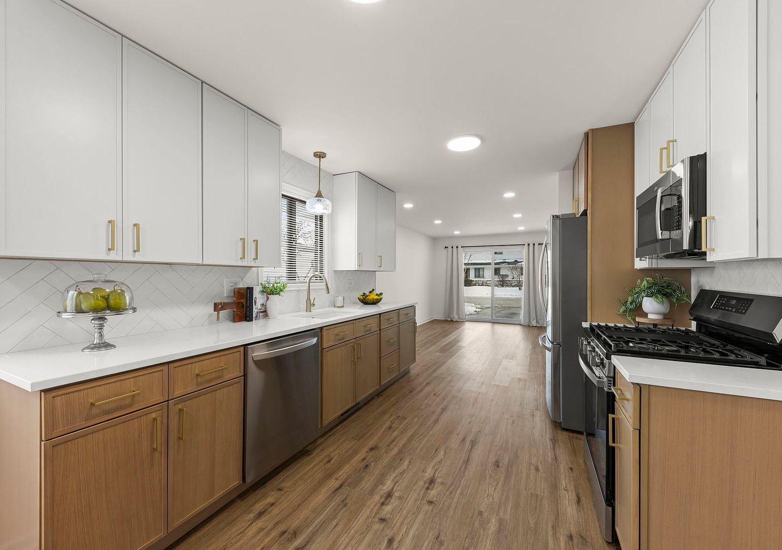 988 Chelsea Ln Schaumburg, IL 60193  | Multi Family