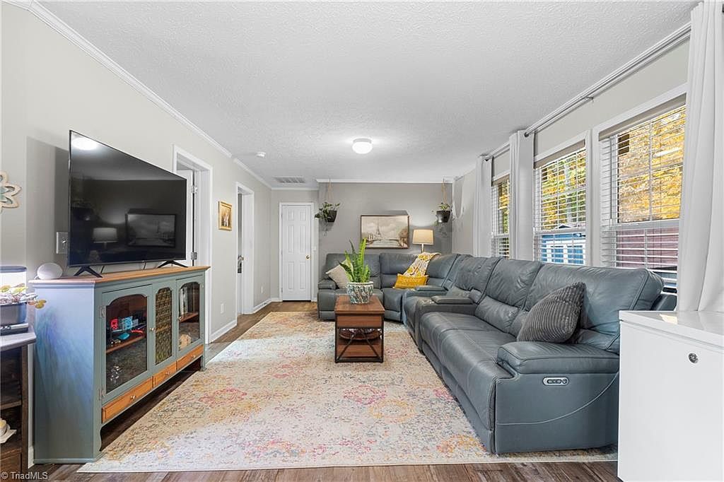 189 Panther Ln Thomasville, NC 27360  | Single Family