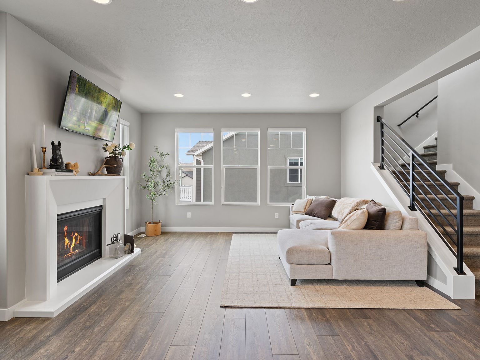 1325 E Desert Peak Eagle Mountain, UT 84005  | Single Family