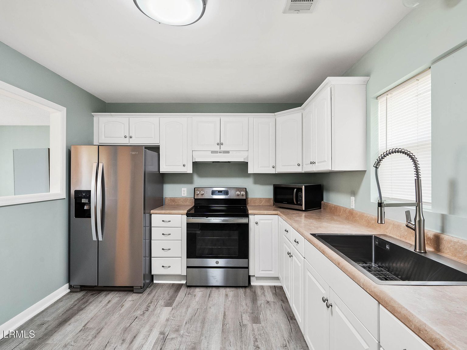 2813 4th St Beaufort, SC 29902  | Single Family