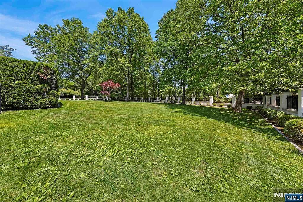 14 Jane Dr Englewood Cliffs, NJ 07632 | Single Family