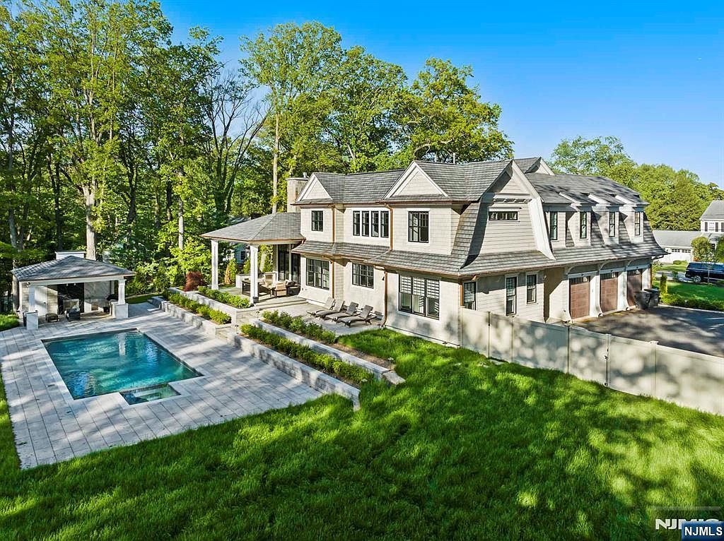 396 Knollwood Rd Ridgewood, NJ 07450 | Single Family