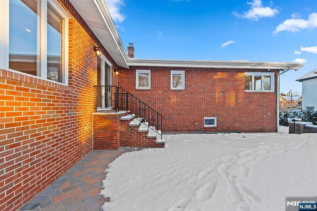 662 Summit St Englewood Cliffs, NJ 07632  | Single Family