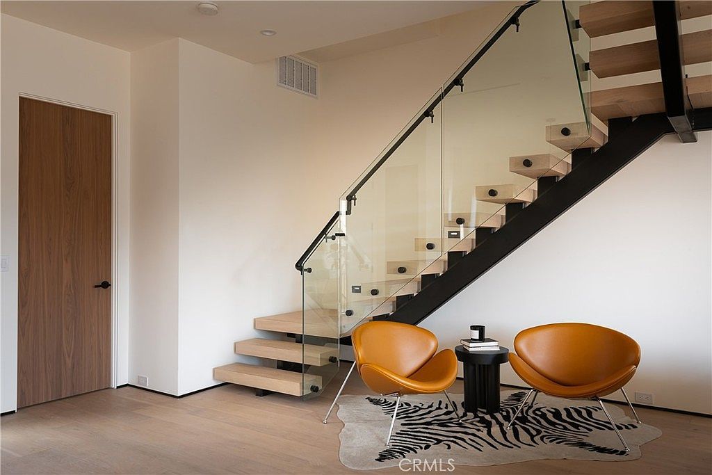 2221 W Starview Ln Los Angeles, CA 90026  | Single Family