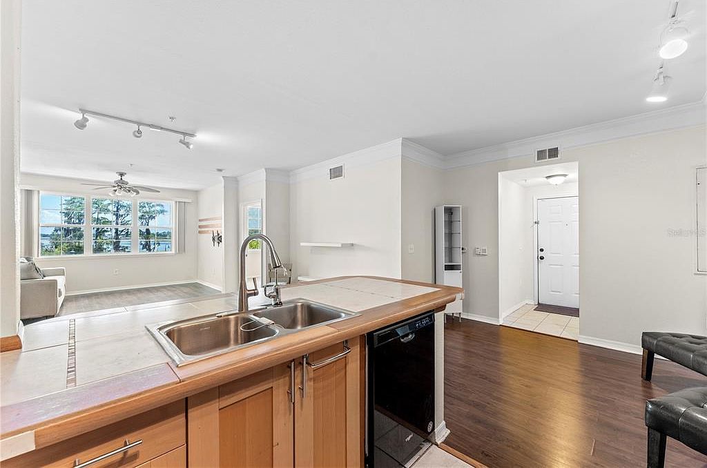 3384 Corona Village Way APT 102 Orlando, FL 32835 | Condominium