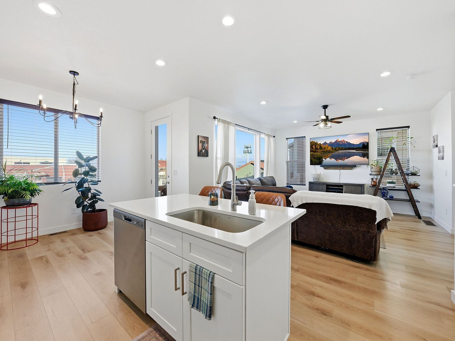 8252 W Cascade View Way S Magna, UT 84044 | New build