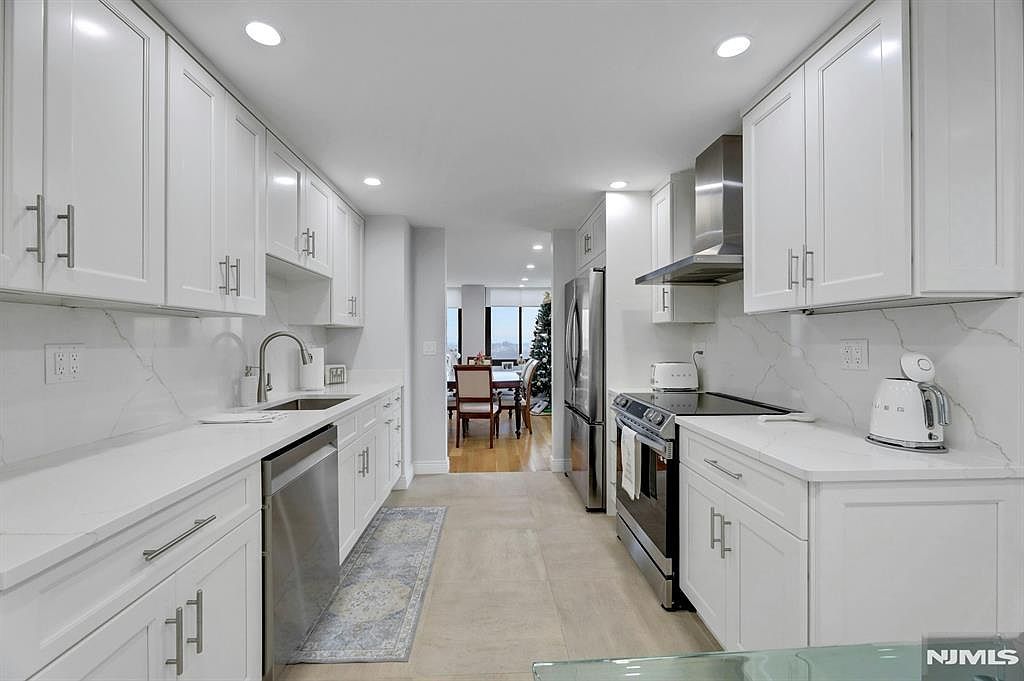 300 Winston Dr #C0910 Cliffside Park, NJ 07010 | Condominium