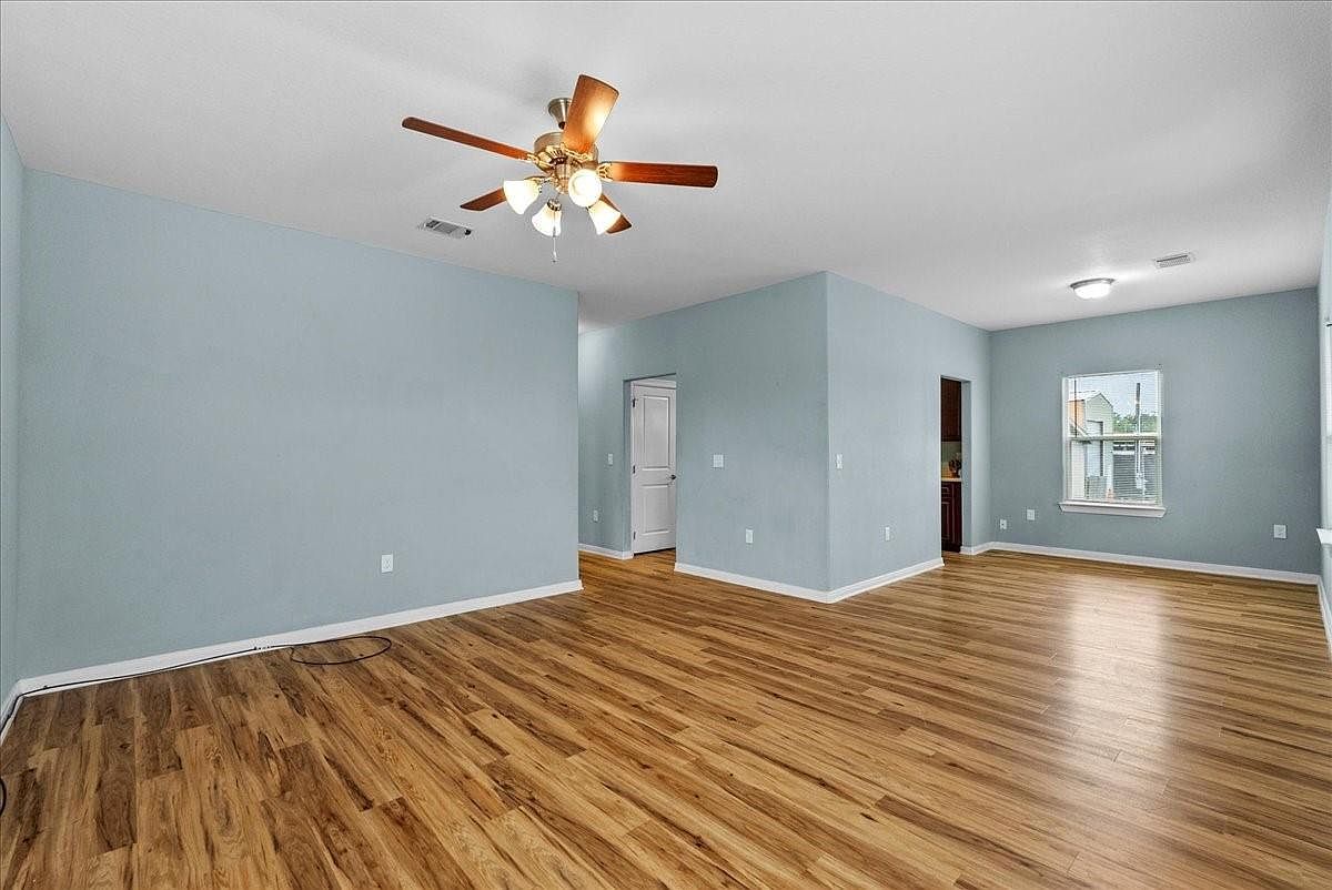 335 6th St San Leon, TX 77539  | Single Family