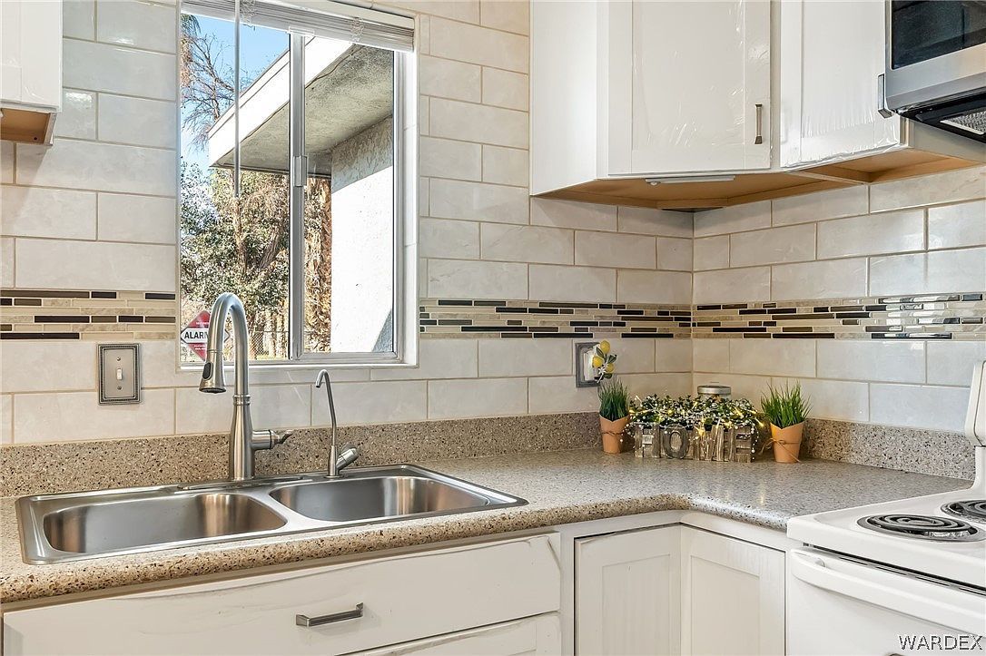 1620 E Cottonwood Ln Mohave Valley, AZ 86440  | Single Family