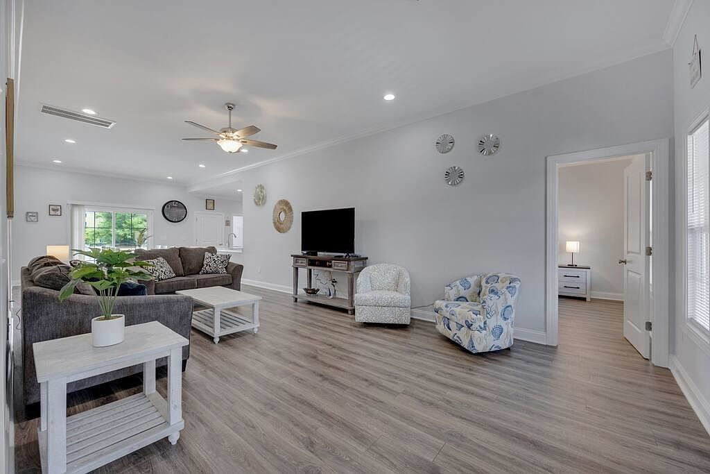 406 1st Ave N North Myrtle Beach, SC 29582 | Single Family